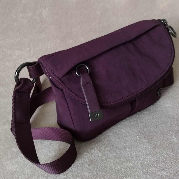 Lululemon Festival Bag Crossbody in Black Cherry - Picture 8 of 16